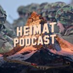 Podcast-Logo vor Soldaten der Schweizer Armee
